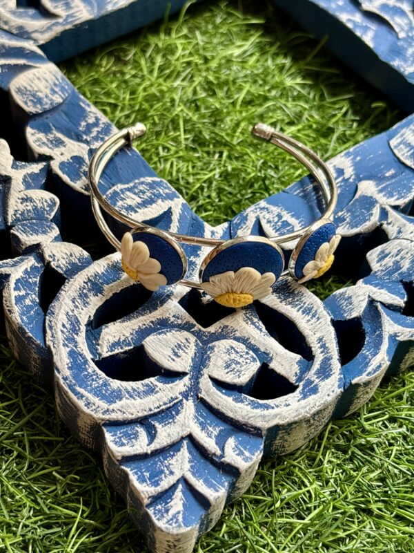 Blue Daisy Bracelet