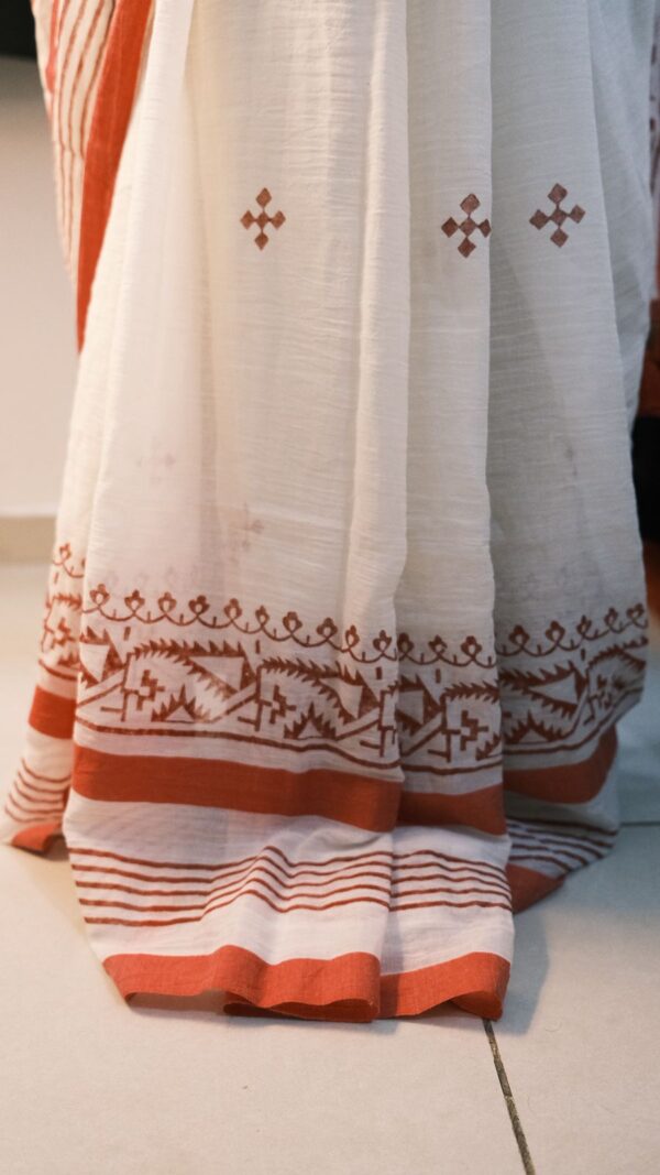 Jamdani Block Print Saree- White Red - Image 4