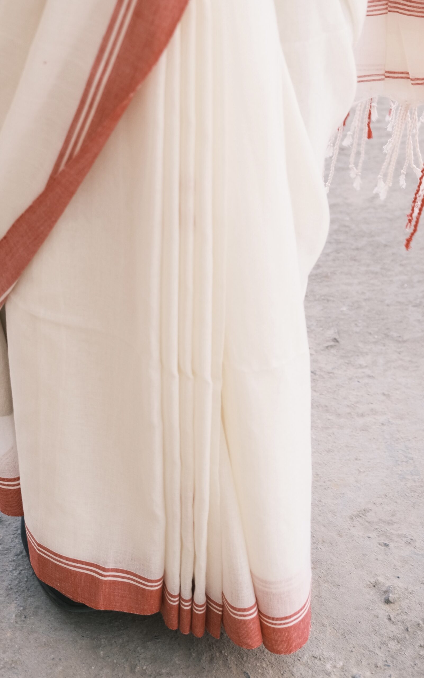 Labanya White Red Jamdani Saree - Image 2